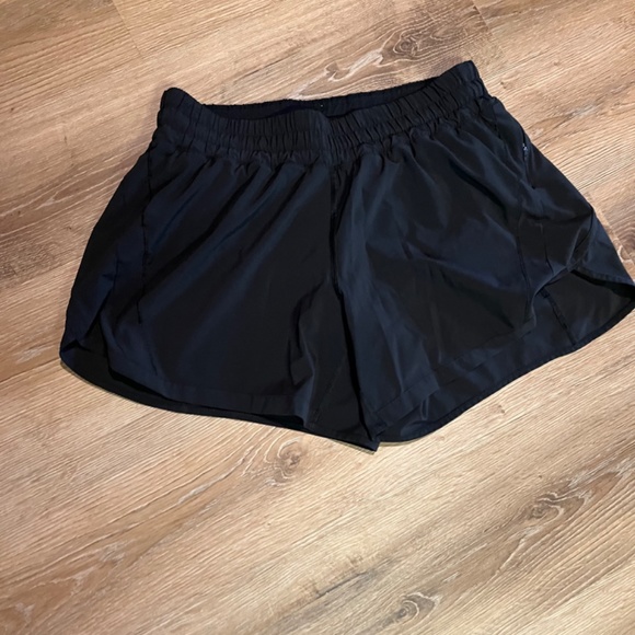 Lululemon tennis skirts x 2 and one pair of shorts - Picture 6 of 6